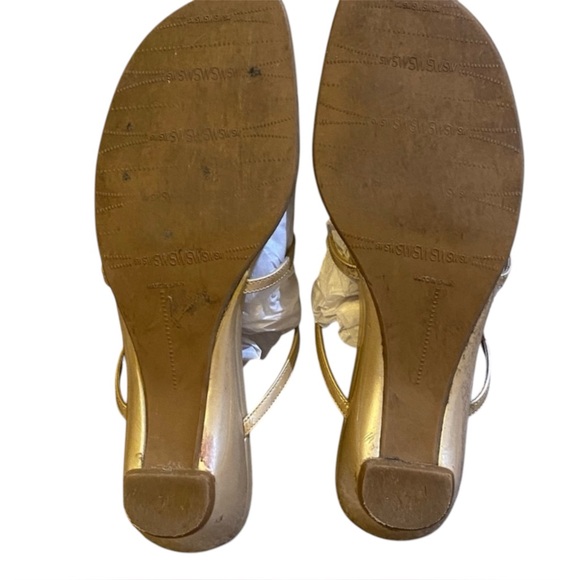 Stuart Weitzman Jeweled Metalic Gold Sandals - Picture 8 of 10